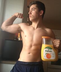Fitness Twunk Isaac 5edd6f795f06c.jpg