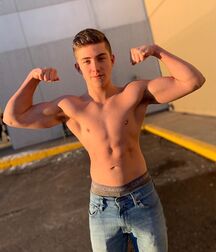 Fitness Twunk Isaac 5edd6f80ef03f.jpg