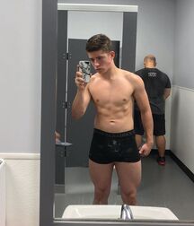 Fitness Twunk Isaac 5edd6f9ace7b5.jpg