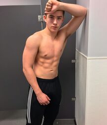 Fitness Twunk Isaac 5edd6fab1261b.jpg