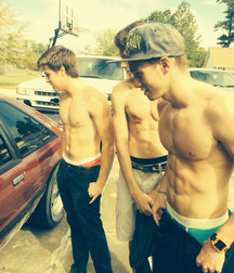 Bromance 11 5ee574432dfc2.jpg