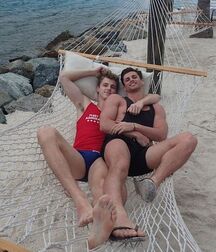 Bromance 11 5ee57472e63cd.jpg