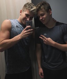 Bromance 12 5eeab32a7d730.jpg