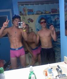 Bromance 13  5ef3ef8fb2a91.jpg