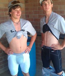 Bromance 13  5ef3efaa6adfc.jpg