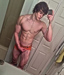 The Boy Next Door 25 5efa8331c9dfe.jpg