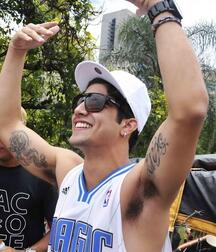 Pit-a-palooza jock flexing 266 5f1ca8fdf313b.jpg