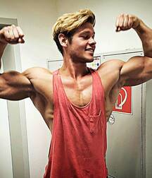 Twinks and Twunks 26 shirtless young 5f1e08403e488.jpg