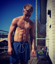 Twinks and Twunks 27 shirtless porn selfies 5f20ac7d8d6a1.jpg