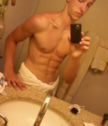 Twinks and Twunks Gay Tube shirtless 29 5f28960e30cd1.jpg
