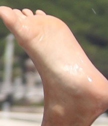 Feet Cameron Dallas 5d02d8d1f3fea.jpg