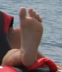 Feet Cameron Dallas 5d02d8ef007c6.jpg