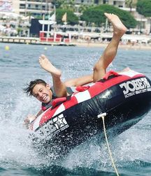 Feet Cameron Dallas 5d02d907c5add.jpg