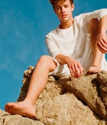 Feet Cameron Dallas 5d02d9100c40f.jpg