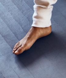 Feet Cameron Dallas 5d02d9175db2f.jpg