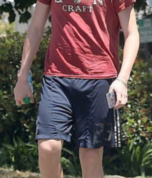 Celebrity 5d055f8a78a0c.png