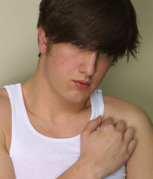 Theo 5d0aa255f0744.jpg