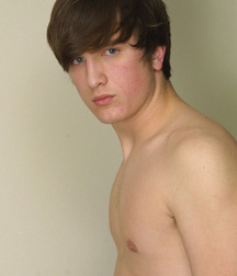 Theo 5d0aa3e747100.jpg