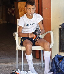 Boy in socks 5d0b74e095243.jpg