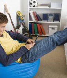 Boy in socks 5d0b75d821504.jpg