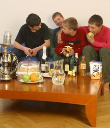 Drunkenboys 5d0c04fb4561d.jpg