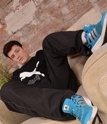 James - Sneakers Boy Porn  5e2493127e2fb.jpg