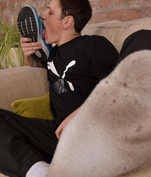 James - Sneakers Boy Porn  5e2493ac04fdc.jpg