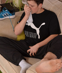 James - Sneakers Boy Porn  5e2493faea60b.jpg