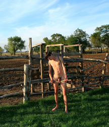 Tom (Outdoors) 5d2e1e3ee1603.jpg