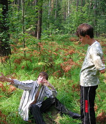 Alex and Deiv (Outdoors) 5d2f9b4b436e2.jpg