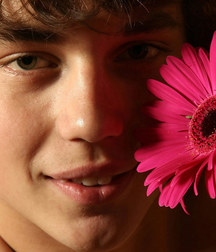 Ernesto - Flower Boy 5d322ffb1f245.jpg