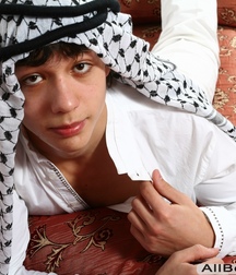 Kane as Arab Boy 5d3312ae9fa16.jpg