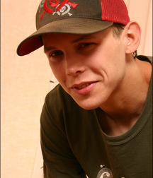 Kent with Cap 5d361697aeec9.jpg