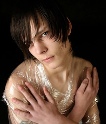 Louis in Plastics 5d3958b03e403.jpg