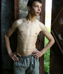 nikita in a Barn 5d3b6eb81bc84.jpg