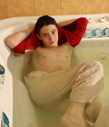 Karen in Bath 5d3fe846875a9.jpg