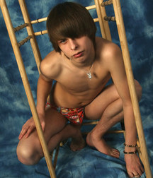Pavel - 18 Years of Age - First Photo Shoot 5d40620834144.jpg