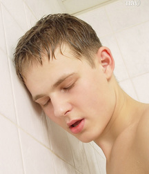 Dirk & Willy in the Shower 5d40d538717ec.jpg