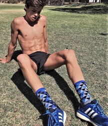 Random Boys 1 - No Nude & No Sex 5d434883d3644.jpg