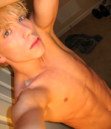 Random Boys 2 - No Nude & No Sex 5d4349a9599fe.jpg