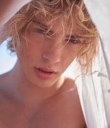 Random Boys 2 - No Nude & No Sex 5d434a32e8fb7.jpg