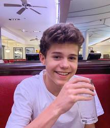 Random Boys 2 - No Nude & No Sex 5d434a3e7bc26.jpg