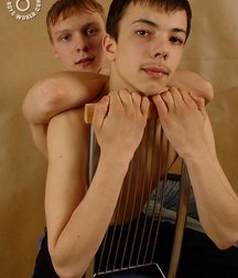 Kolja & Nikita 5d4fc53c758bd.jpg