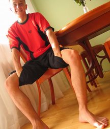 Billy relaxing in Chair 5d59c6e426a49.jpg