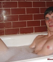 Darius in Bath 5d5ee7b104a40.jpg