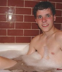 Darius in Bath 5d5ee7b989e38.jpg