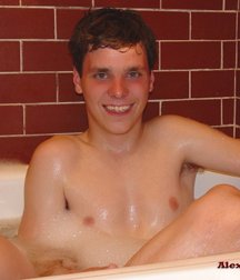Darius in Bath 5d5ee7bdaa189.jpg