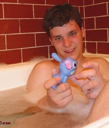 Darius in Bath 5d5ee7c532e2c.jpg