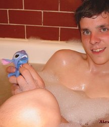 Darius in Bath 5d5ee7cbc731d.jpg