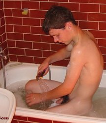 Darius in Bath 5d5ee7e857040.jpg